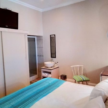 Guesthouse On Irvine Порт-Элизабет Экстерьер фото