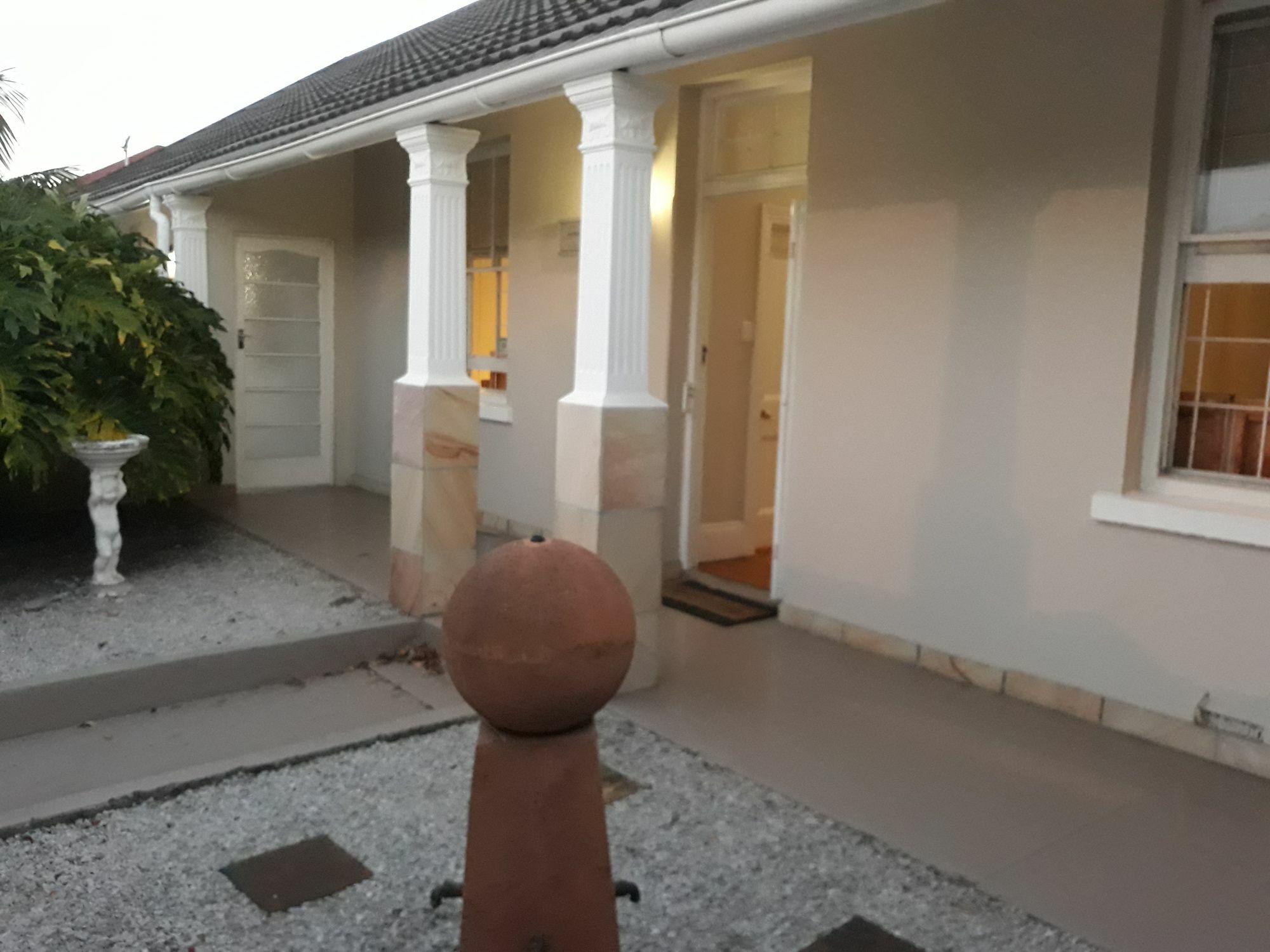 Guesthouse On Irvine Порт-Элизабет Экстерьер фото